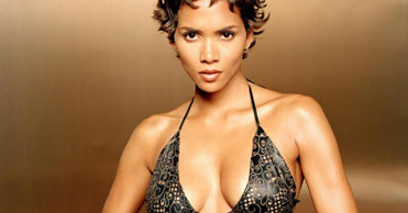 Halle Berry , la femme noire la plus sexy de la planète !